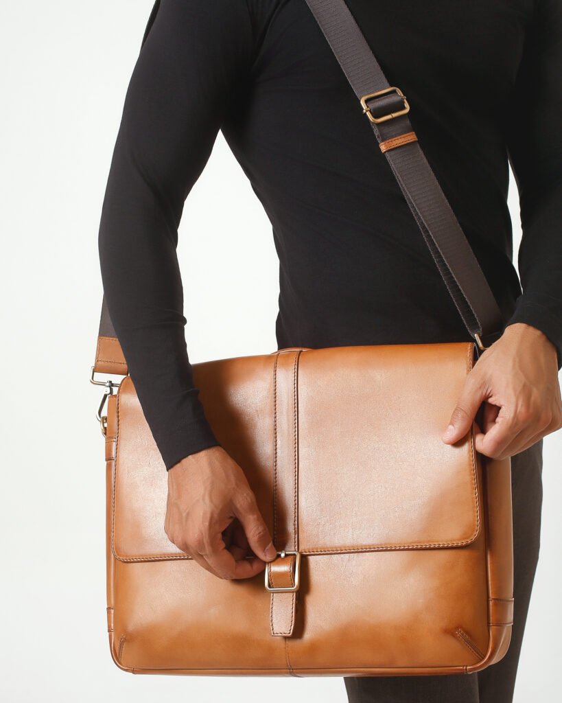 17 34648 2 tone buckle messenger 3